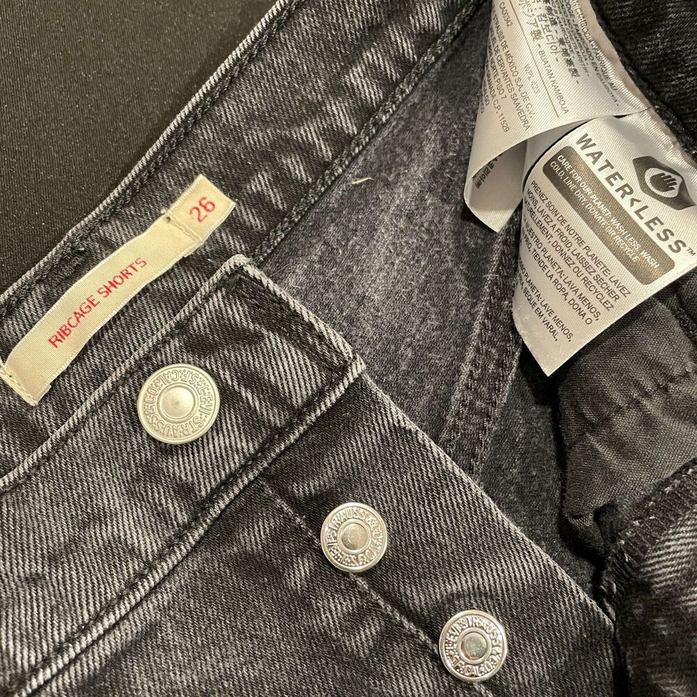 ~ LEVI'S 26 Ribcage Shorts Boho Cut Offs Button Fly Denim Black/Gray Fray Rolled - Picture 5 of 14